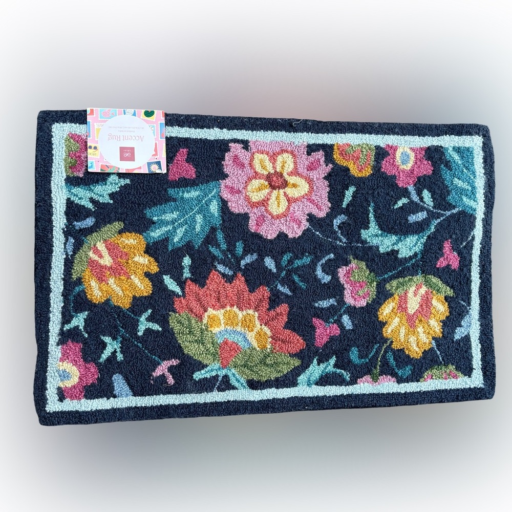 LOLOI NWT hooked floral accent border decorative rug -blue -20x32